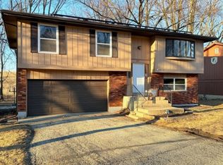 217 Plum St, Lake In The Hills, IL 60156