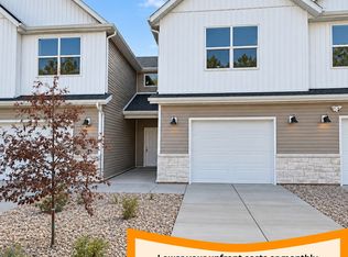 1067 N Summit View Dr, Harrisville, UT 84404