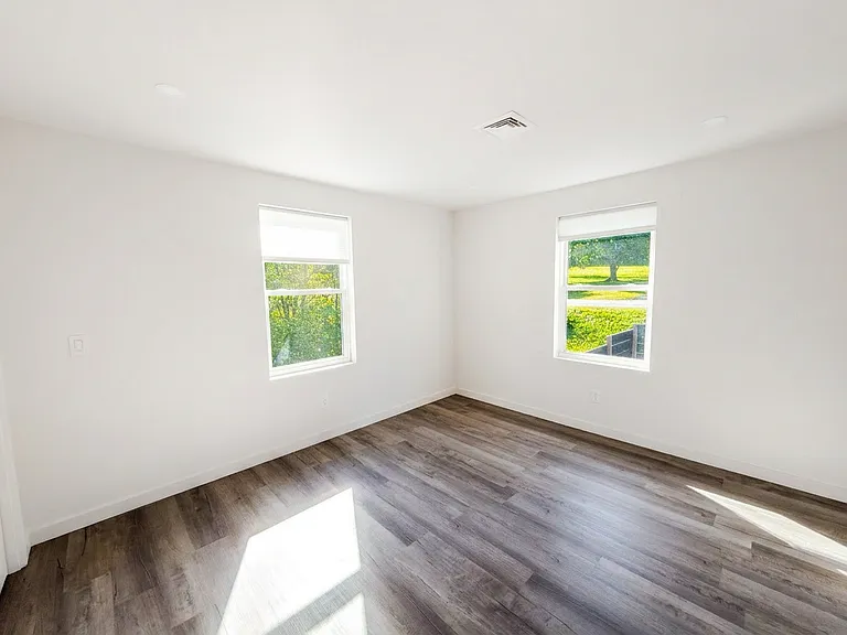 870 Violet Ave #8 — Photo 12