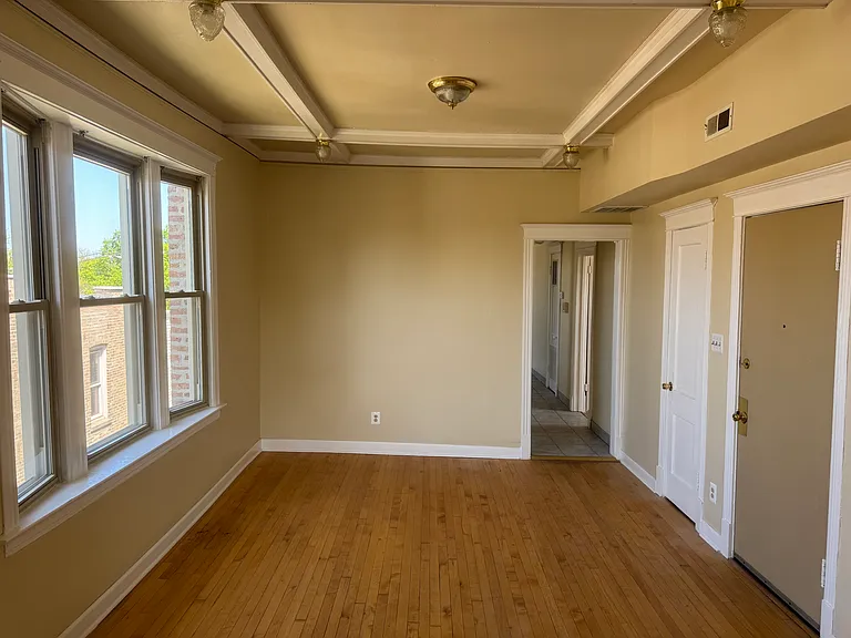 1431 S Avers Ave #3F — Photo 3