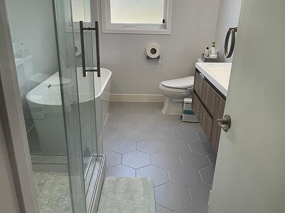 3rd image of 350 E Mancha Pl