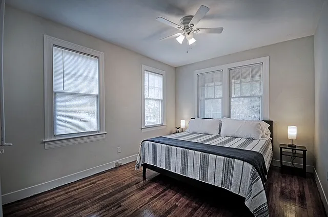 209 W Leake St — Photo 4