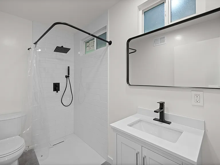 40 Leafwood Cir #42 — Photo 15