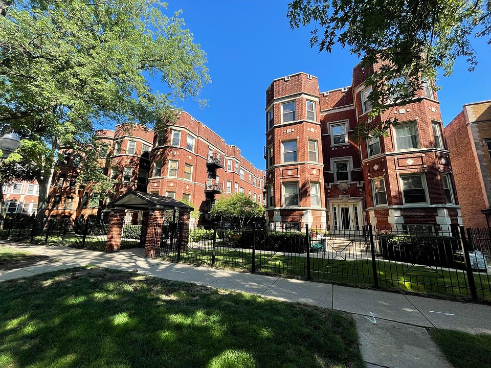 1st image of 1332 W Greenleaf Ave #G2