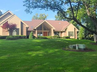 8740 Oak Beach Dr, Commerce Township, MI 48382