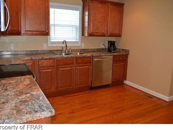 5th image of 26 Eisenhower Ct