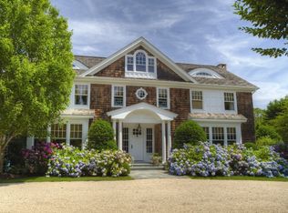 36 Captains Neck Ln, Southampton, NY 11968