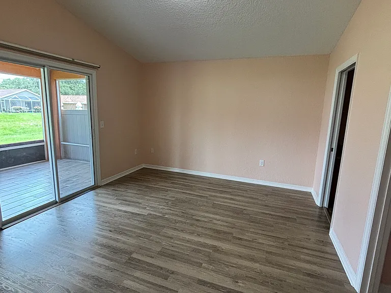 4888 NE 122nd Ave — Photo 9