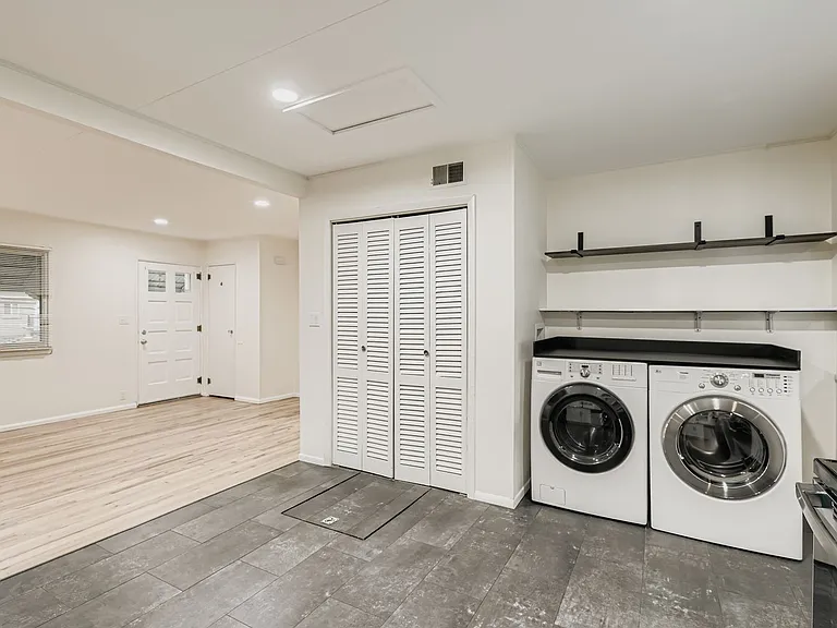 605 E Saint Elmo Ave — Photo 10