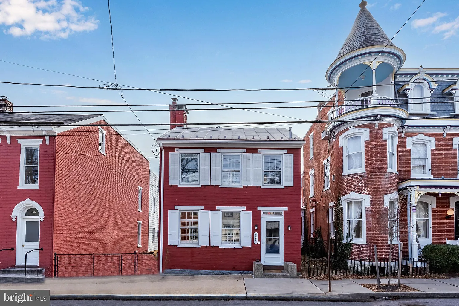 146 W South St photo 1