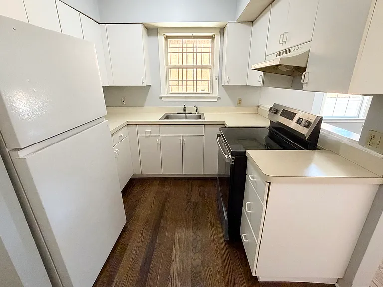 55 Woodward Ave #2 — Photo 4