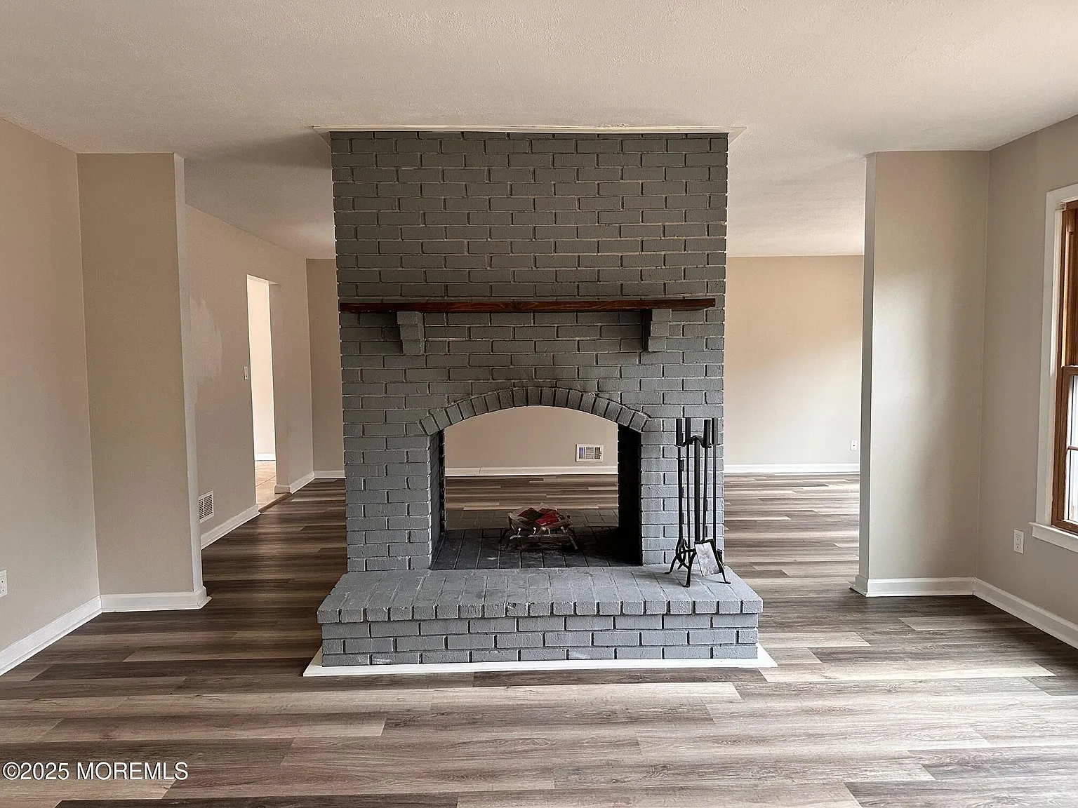 4 bed, 2.5 bath, 2125 sqft, $3,600 — Photo 2