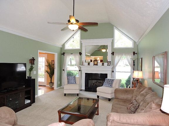 3rd image of 1096 Willow Woods Dr