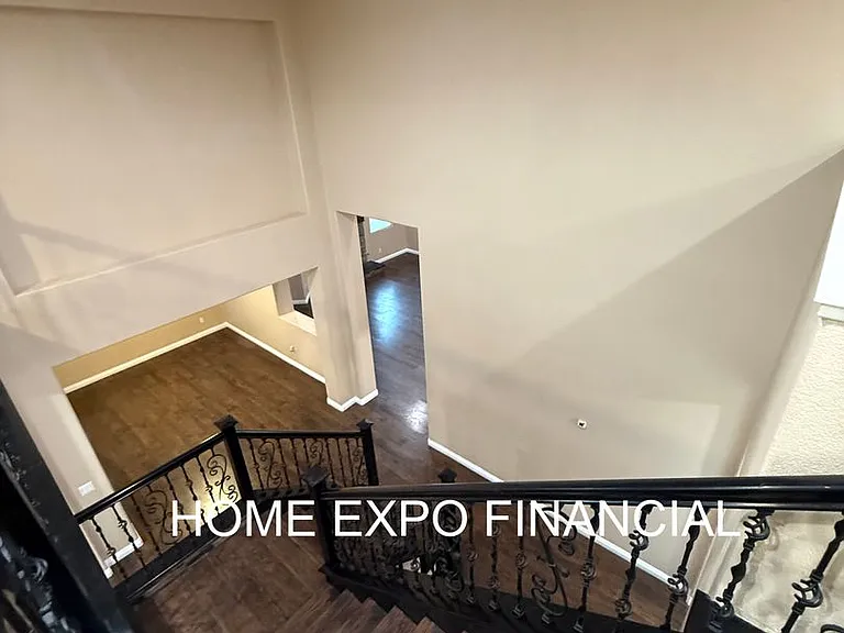 1456 Moonlight Dr — Photo 9