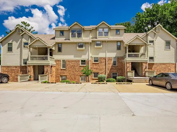 2262 Rule Ave APT D, Maryland Heights, MO 63043