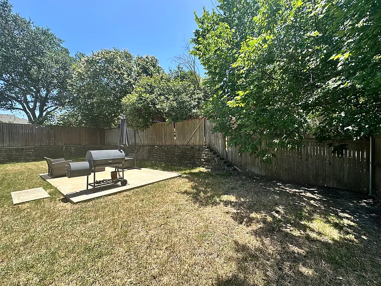 2506 Spring Hill Ln — Photo 27
