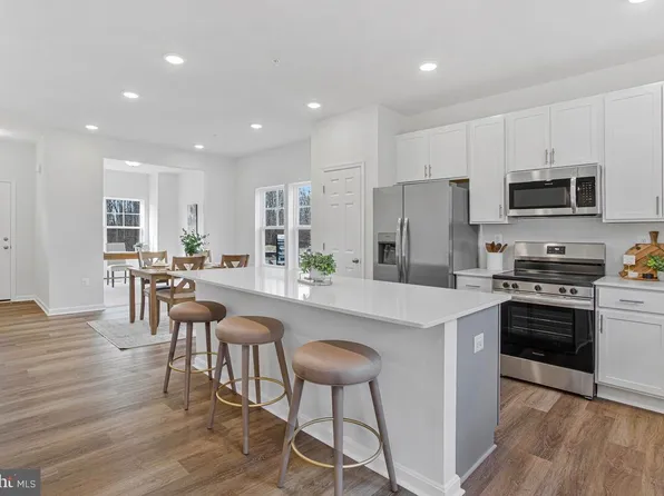 118 Kinsey Dr, Prince Frederick, MD 20678