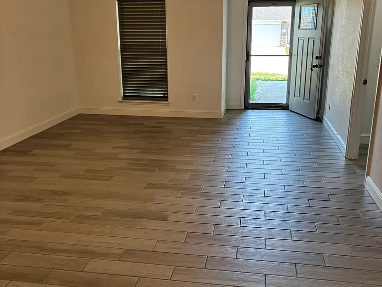 1110 Matthew Cir — Photo 5