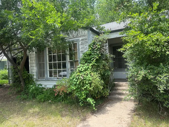 3705 Ellsmere Ct, Fort Worth, TX 76103