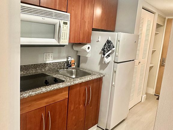 3rd image of 1200 Brickell Bay Dr APT 1610