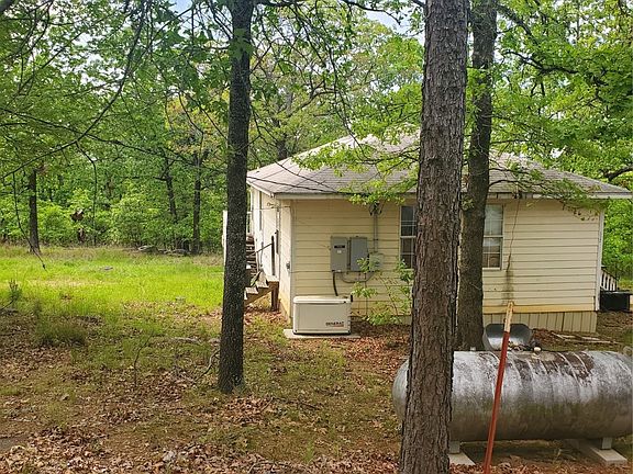 3rd image of 312 N Bradford Dr