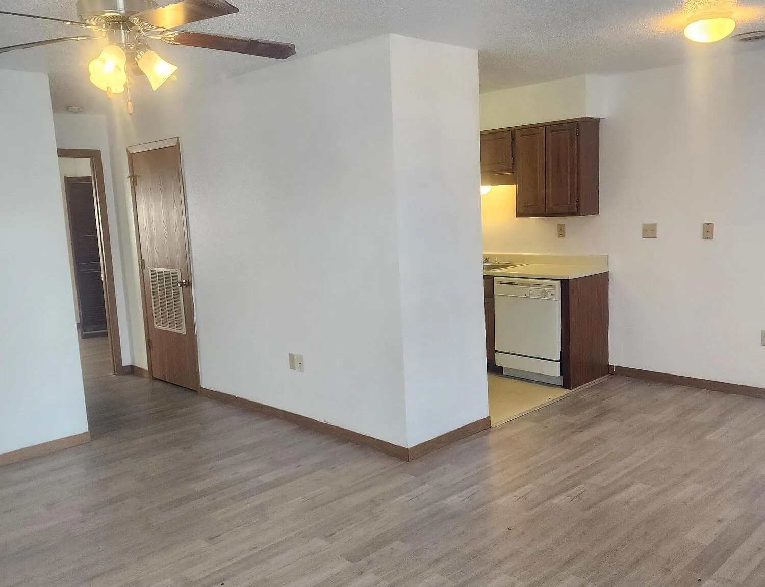 1 bed, 1.0 bath, 625 sqft, $650 — Photo 2
