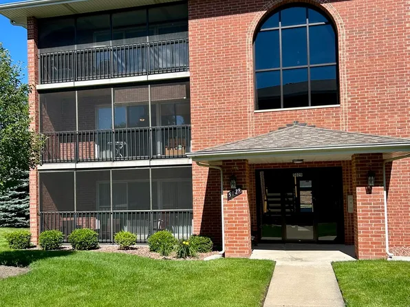 5029 Circle Pl #203, Crestwood, IL 60418