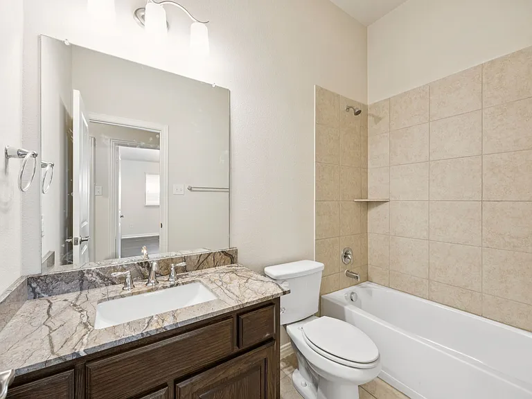 2317 Houston Dr — Photo 15