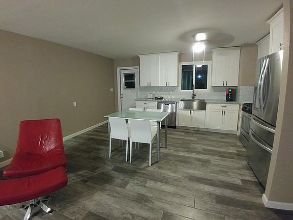 2nd image of 813 W 19th St