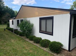 5950 Upper Straits Blvd, West Bloomfield, MI 48324
