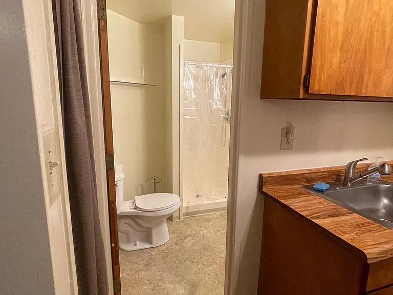 2450 Rogue River Hwy #3 — Photo 11