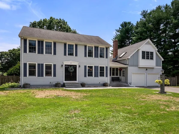 4 Reservoir Dr, Southborough, MA 01772