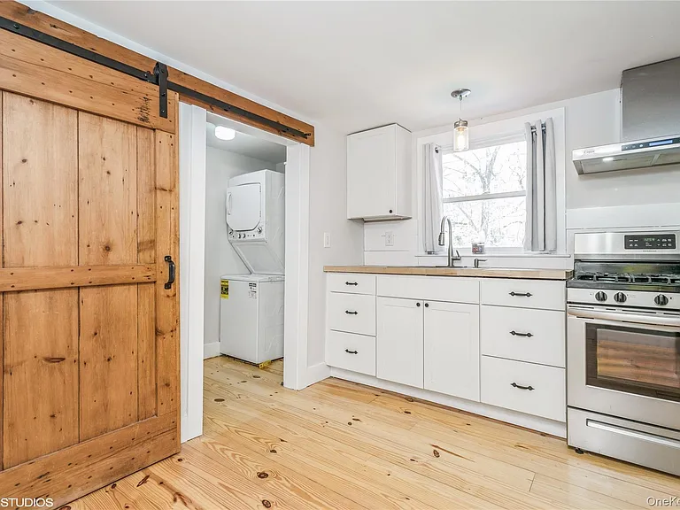1392 Kings Hwy — Photo 14