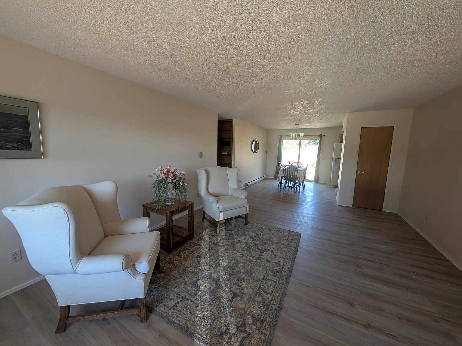 2 bed, 1100 sqft, $1,950 — Photo 2