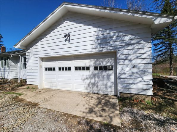 2710 Hershey Rd, Erie, PA 16509