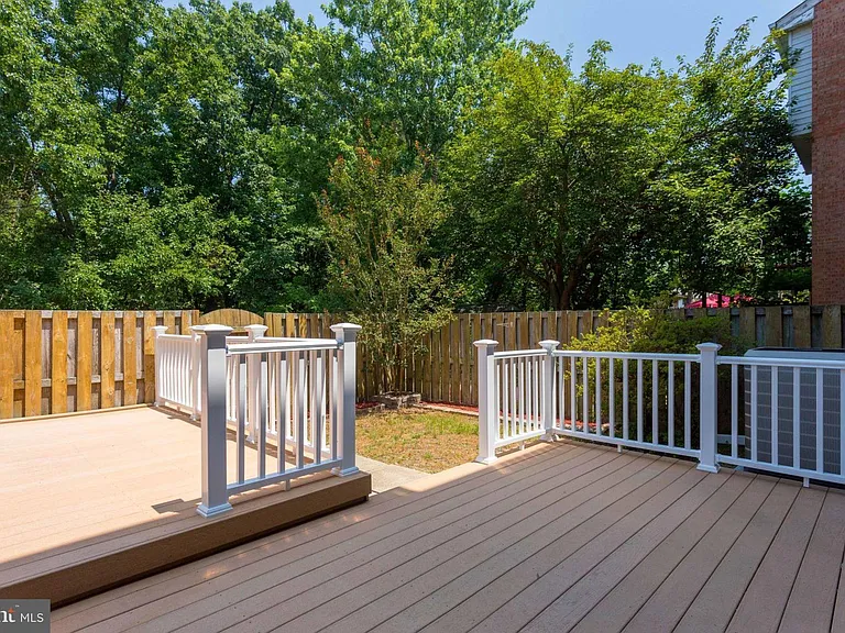 9427 Cherwek Dr — Photo 23
