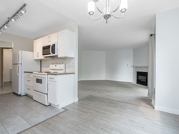 5th image of 7694 Evans Rd #215