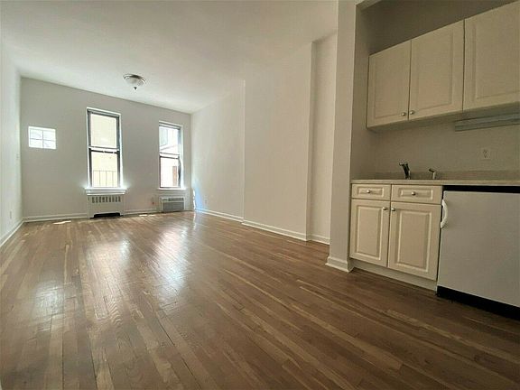 2nd image of 50 E End Ave Unit 50-1C