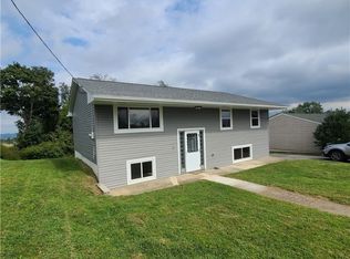 14 Hillcrest Dr, Martins Ferry, OH