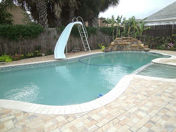 3rd image of 11 Park Ln