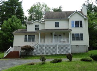 5090 Pine Ridge Rd N, East Stroudsburg, PA 18302