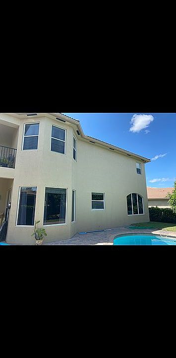 2nd image of 2955 Fontana Pl