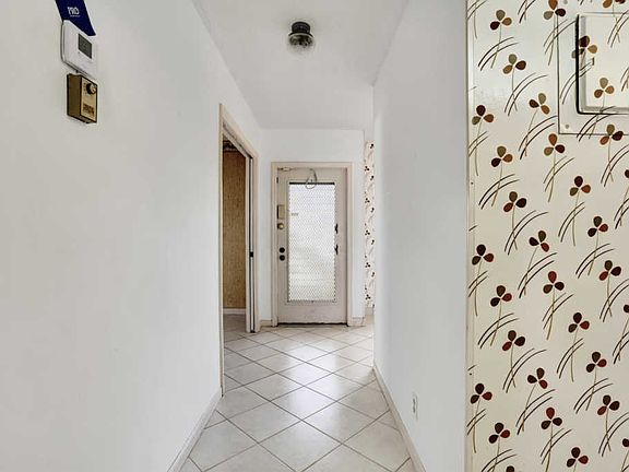 4th image of 1340 NW 19th Ter APT 104