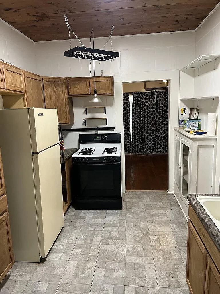 1 bed, 1.0 bath, 629 sqft, $1,100 — Photo 4