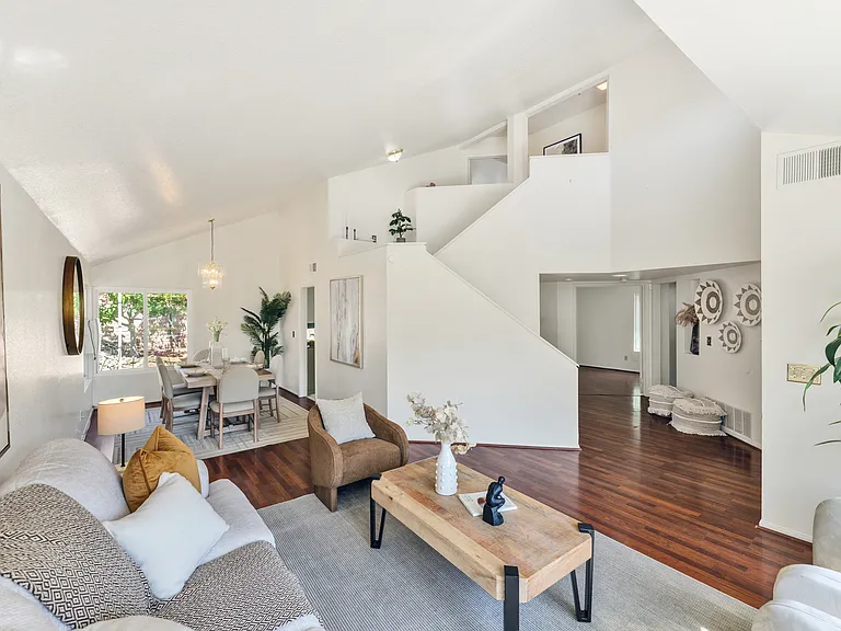 6587 Shawna Ave — Photo 3