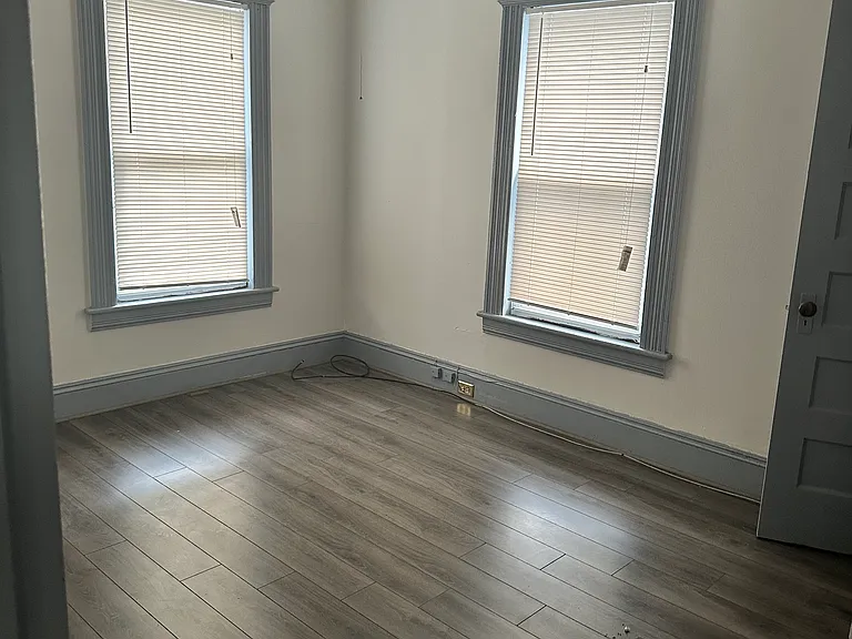 Full size bedroom #2