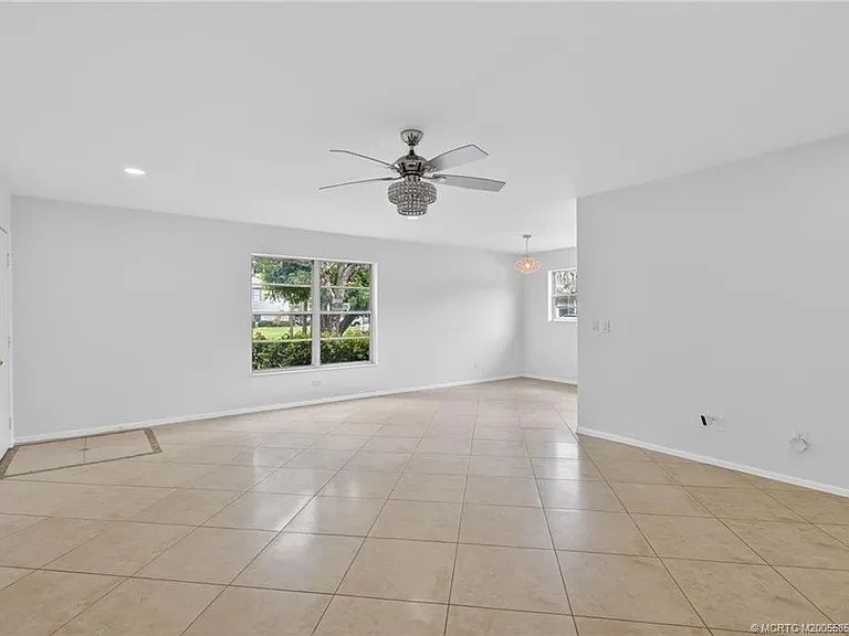 2 Lake Vista Trl #107 — Photo 9