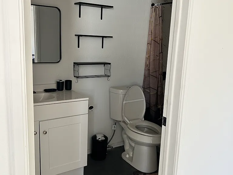 3303 Hollywood Ave — Photo 8