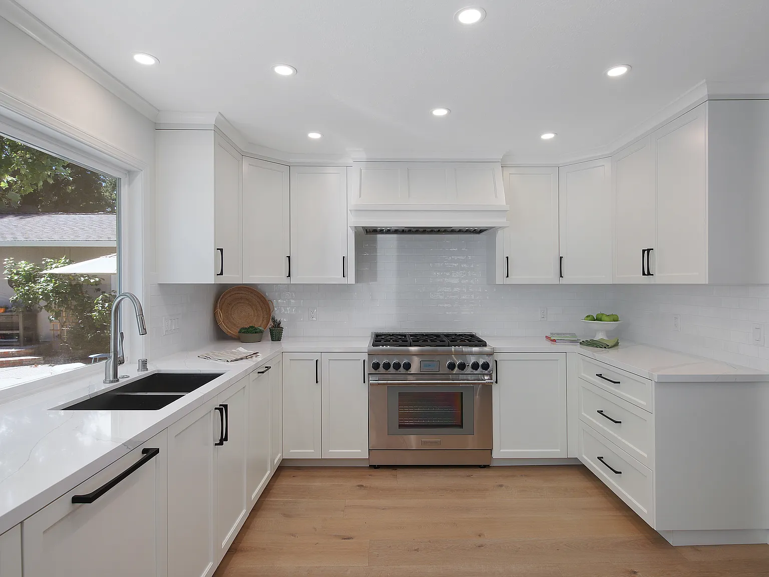 5 bed, 2676 sqft, $8,000 — Photo 4