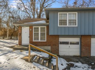 1013 E Stone St #B, Independence, MO 64050